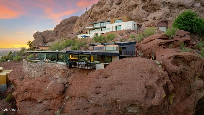 Building Photo - 4925 E Red Rock Dr