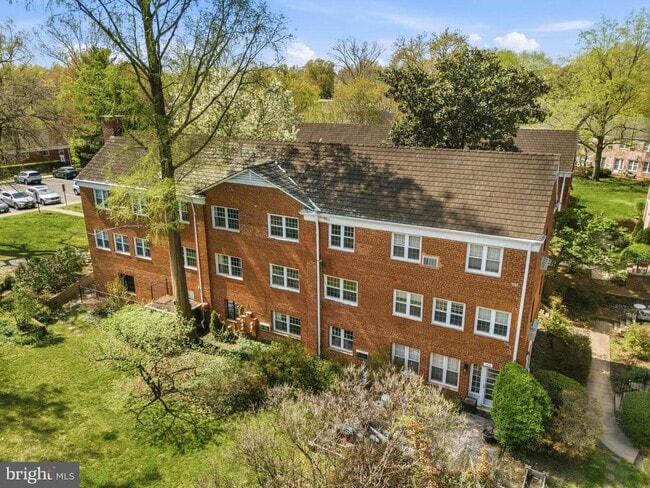 Building Photo - 1615 Mt Eagle Pl