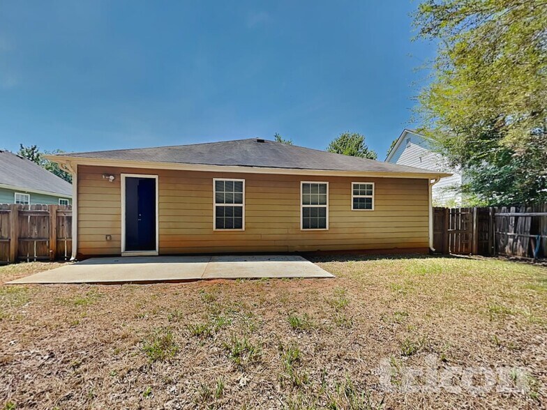 Building Photo - 300 Klinetop Dr