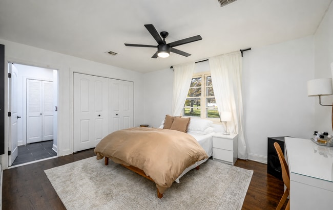 Building Photo - Renovated 4BR Ranch on Private 1.57 Acres