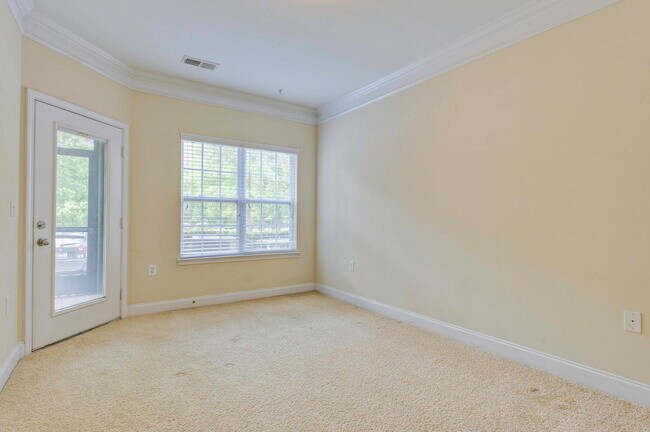 Building Photo - 1408 Basildon Rd