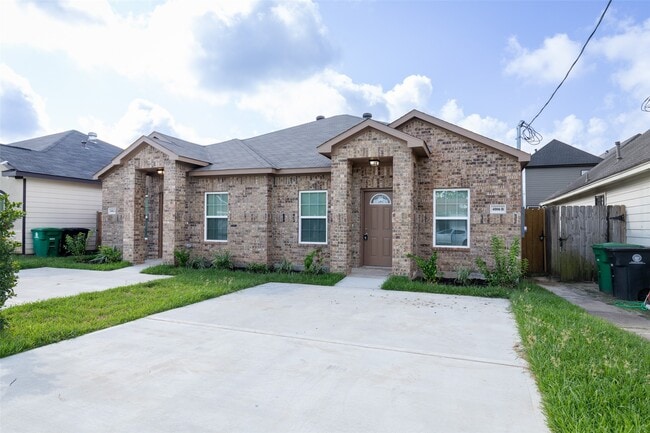 Building Photo - 4006 Aledo St