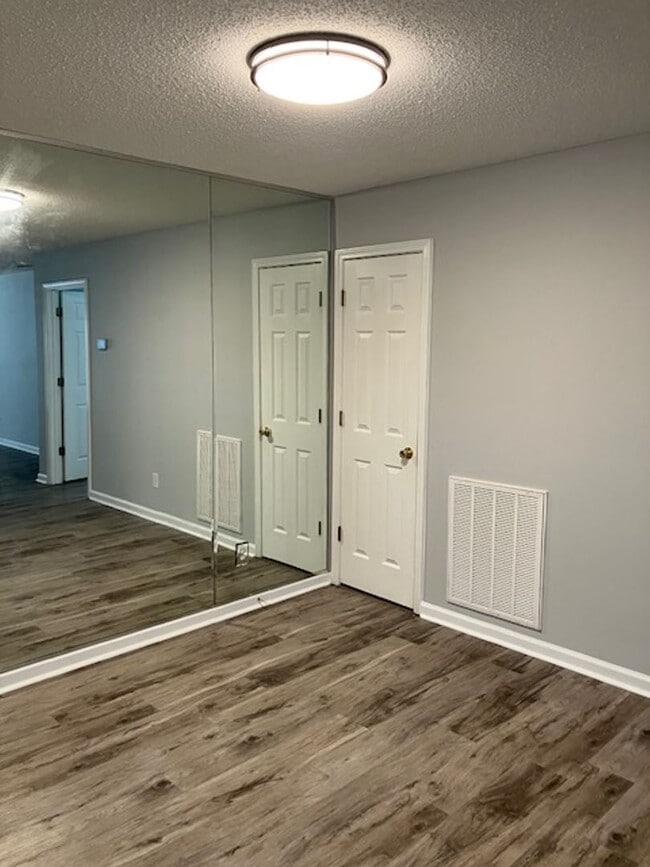 Building Photo - 5008 Hunters Trail