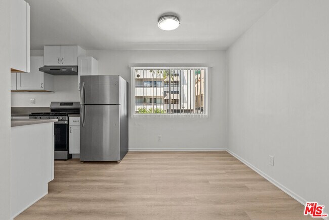 Building Photo - 628 Huntley Dr