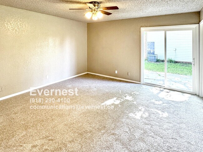 Building Photo - Comfortable 3-Bedroom Home with Prime Acce...