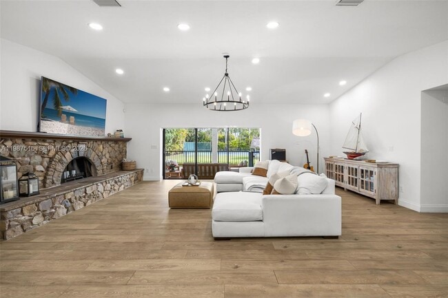 Building Photo - 14615 SW 77th Ct