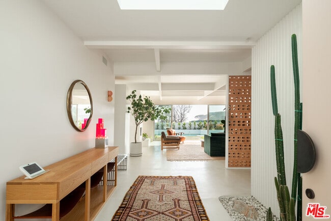 Building Photo - 1227 Tellem Dr