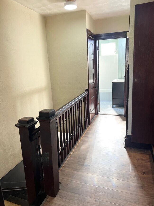 Building Photo - Newly Remodeled 3 or 4 Bedroom in Swissval...