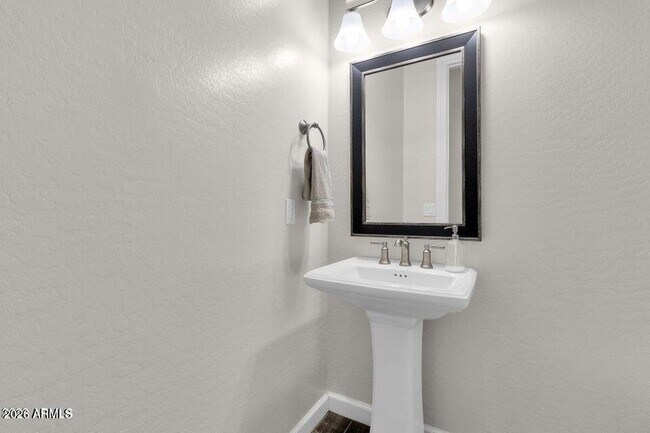 Building Photo - 4449 E Fountain St