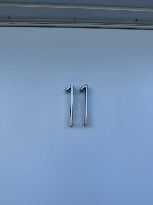 Building Photo - 3232 14th Ave