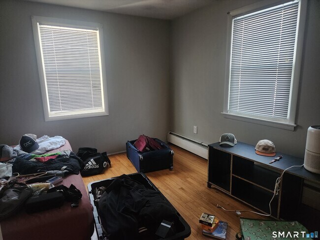 Building Photo - 134 Mountain Rd