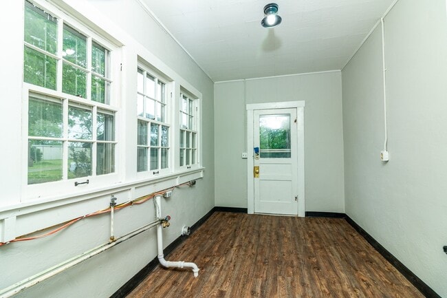 Building Photo - 704 N Military Ave