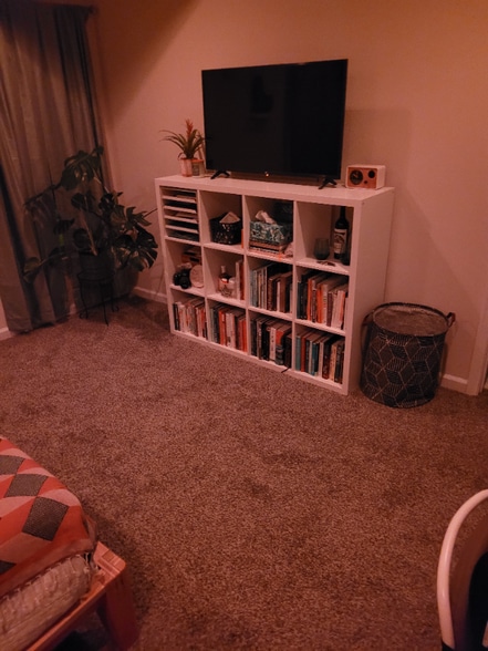 Building Photo - 327 Webster St