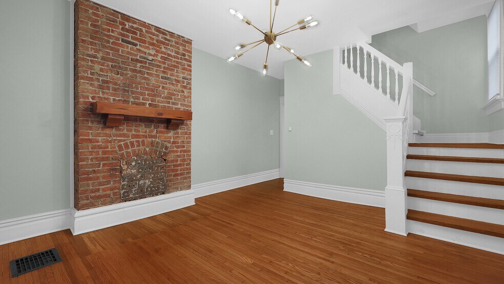 Building Photo - 739 Wilson Ave