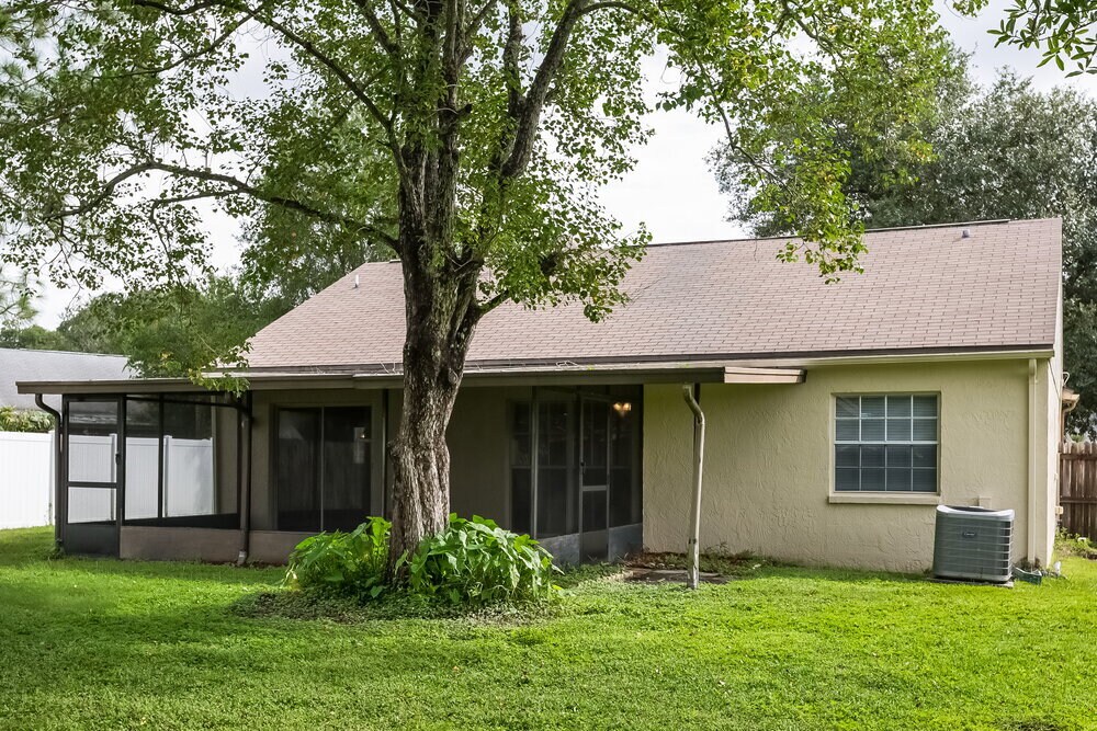 Building Photo - 1687 Palm Leaf Dr