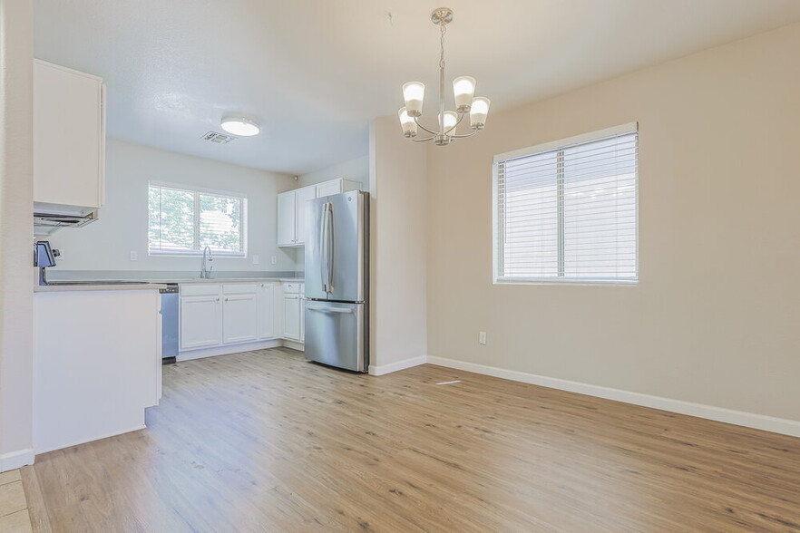 Building Photo - 1055 E Denim Trail
