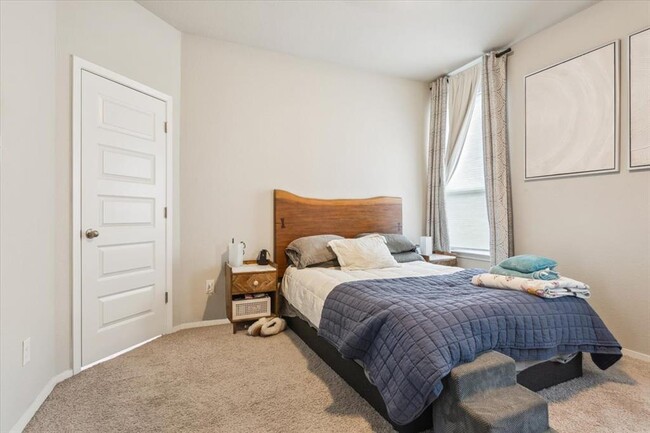 Building Photo - 5001 Black Onyx Dr