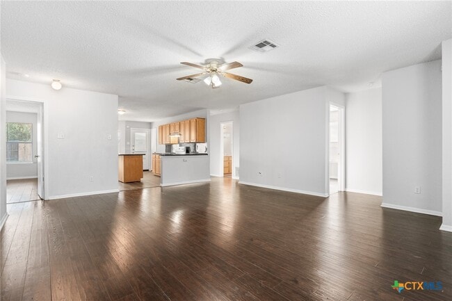 Building Photo - 4203 Fieldcrest Dr