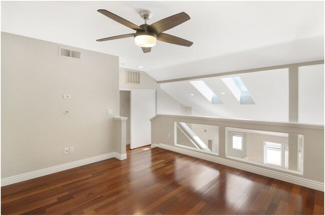 Building Photo - 2 Bedroom Plus Loft - Laguna Niguel Condo!