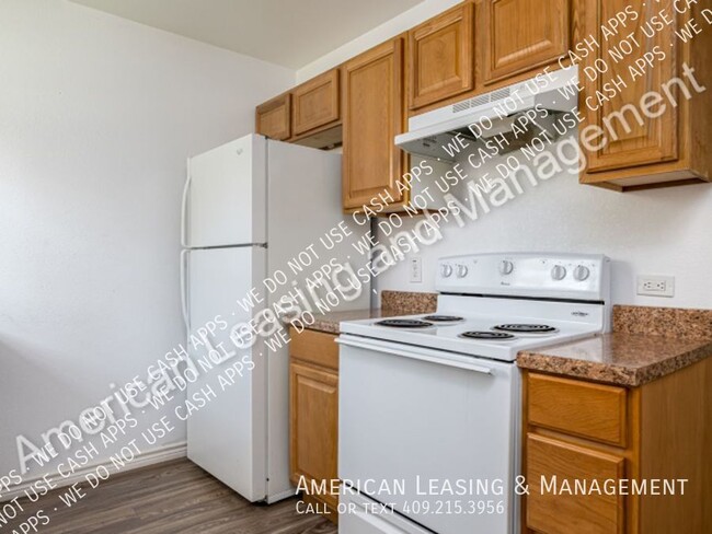 Building Photo - Cozy 2-Bedroom 1-Bath Duplex Unit Availabl...