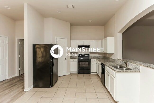 Building Photo - 4 Bedroom Pet-Friendly Home in Glenn Heigh...