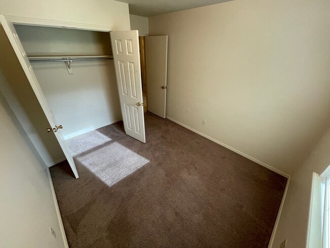 Building Photo - 1911 S Z St