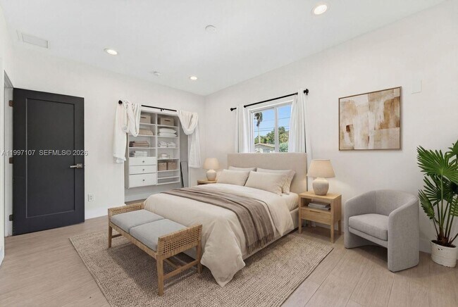 Building Photo - 1126 NE 16th Ct