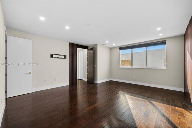 Building Photo - 7534 NW 98th Ave