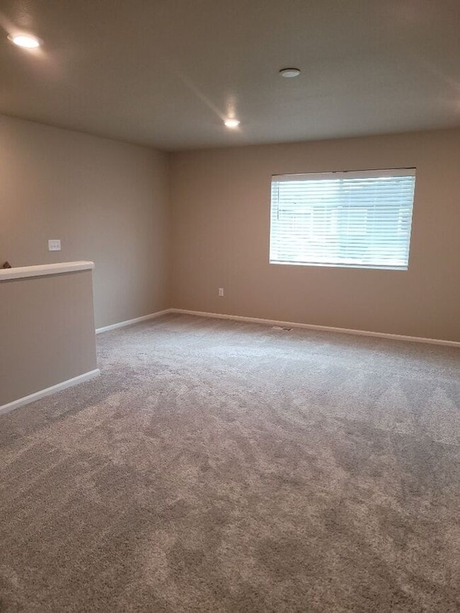 Building Photo - 4 Bed Plus Den in Sultan's New Daisy Crossing