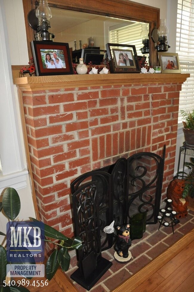 Building Photo - Grandin area 3 bedroom home