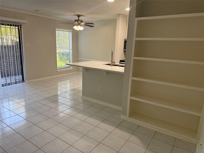 Building Photo - 2120 El Paseo St