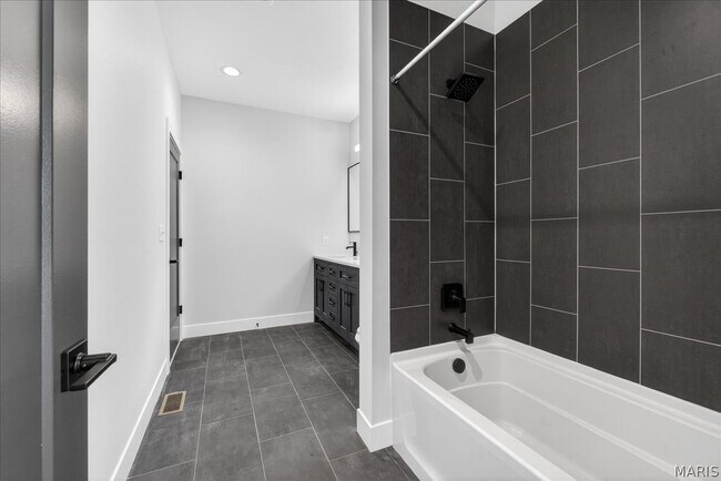 Building Photo - 15308 Batesville Ct