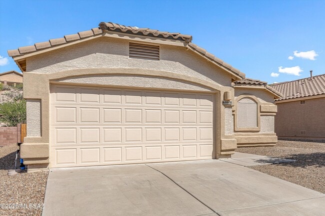 Building Photo - 60958 Cantle Ct
