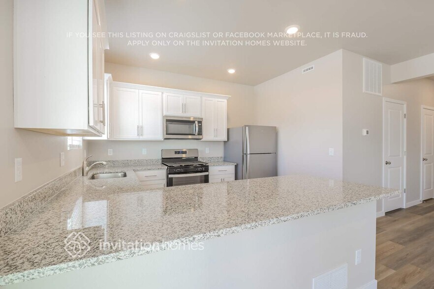 Building Photo - 7204 Dolores Ave