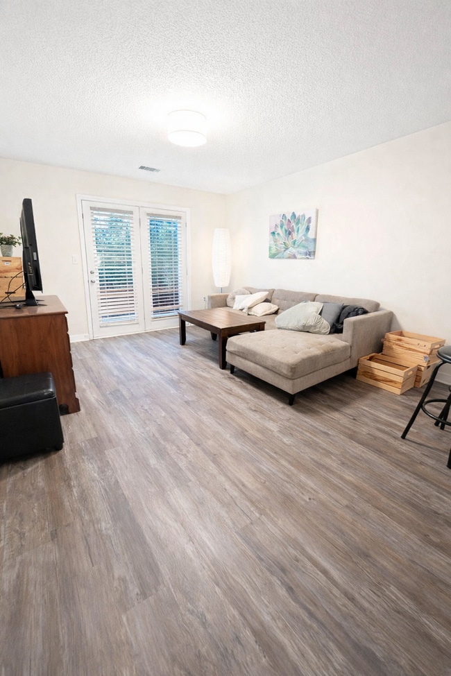Building Photo - 122 Harts Cove Way
