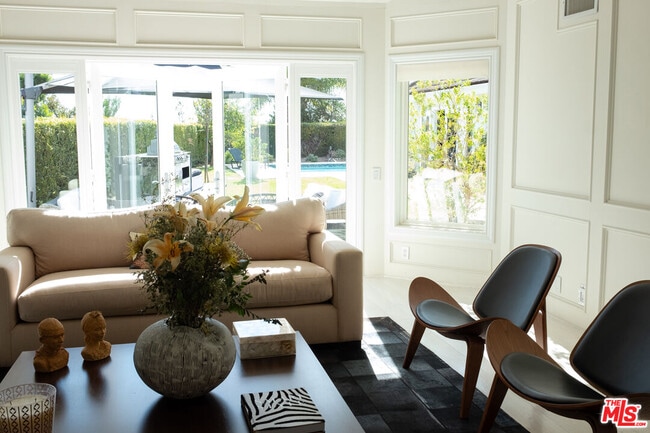 Building Photo - 3063 Deep Canyon Dr