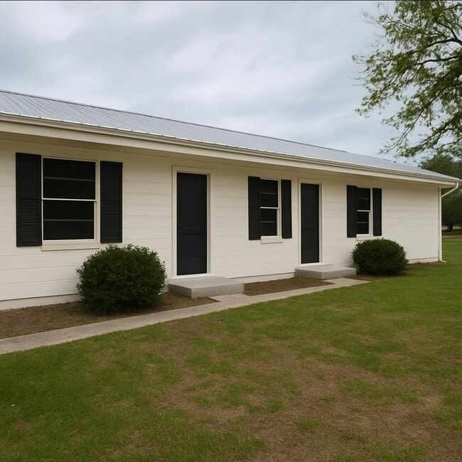 Primary Photo - 1 E Westover Dr