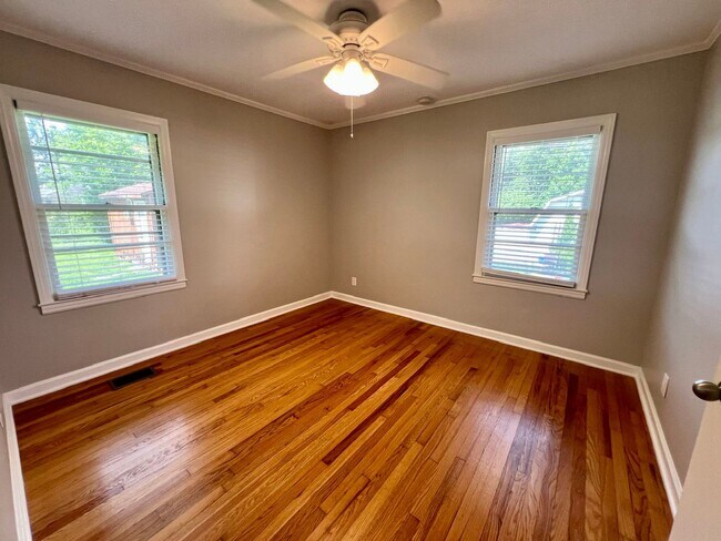 Building Photo - 3BR 1.5BA, All Brick Ranch Home *Fenced Backyard*