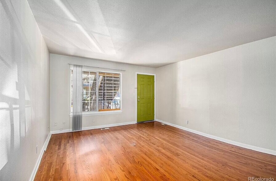 Building Photo - 61 S Sable Blvd