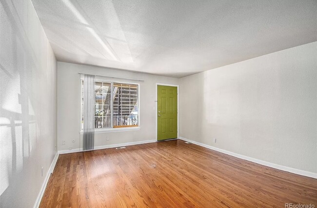 Building Photo - 61 S Sable Blvd
