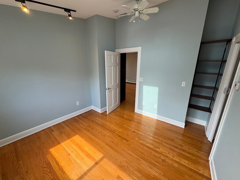 Building Photo - 24 Ellington Rd