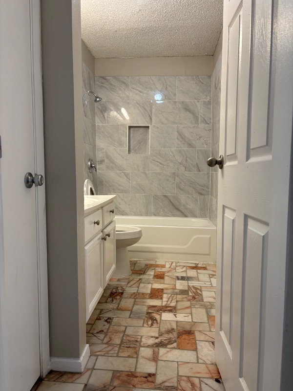 Building Photo - 230 Schmeltzer Ln