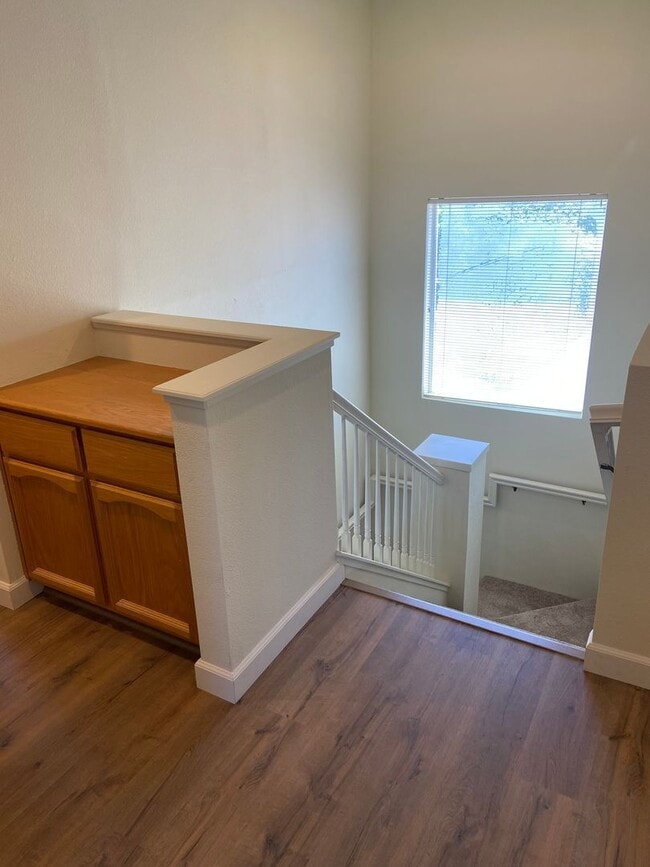 Building Photo - Bentley Square - Gated 3 Bdrm+office