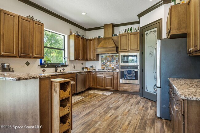 Building Photo - 6725 S Tropical Trail