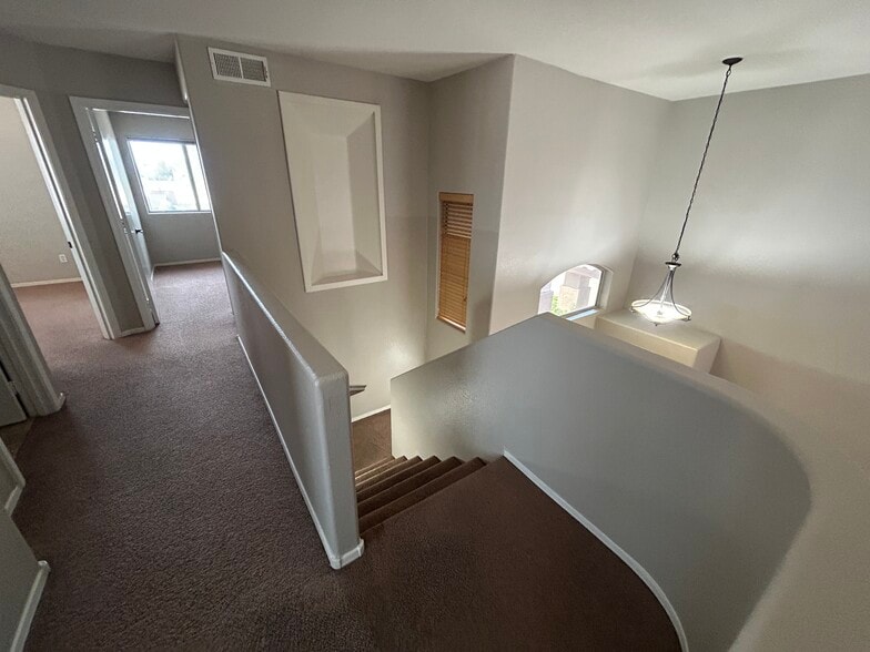 Building Photo - 4132 E Anderson Dr