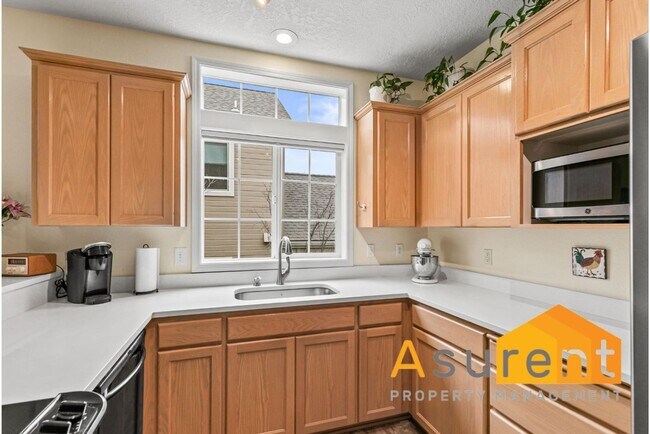 Building Photo - 500 Starflower Ln