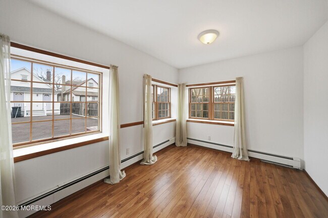 Building Photo - 120 2nd St