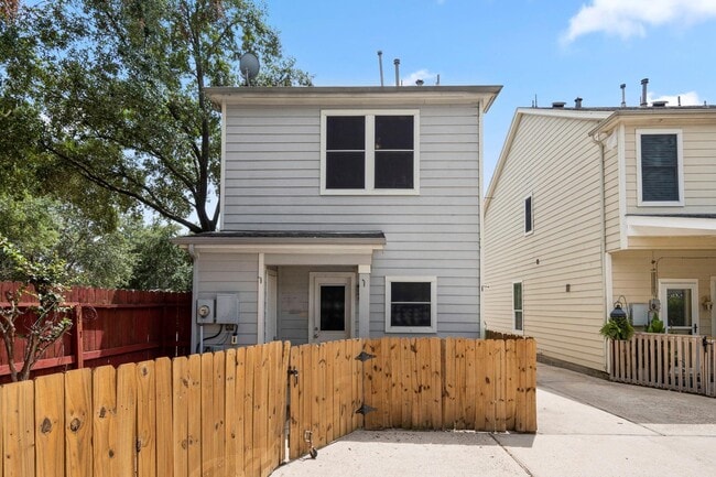 Building Photo - 29706 Parliament Hills Dr