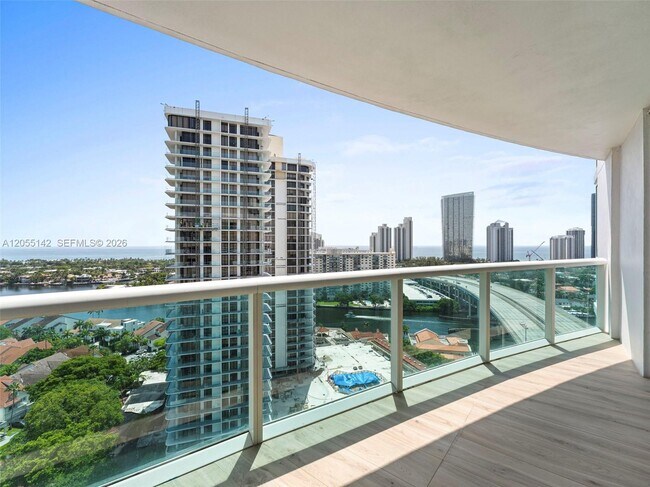 Building Photo - 19400 Turnberry Way