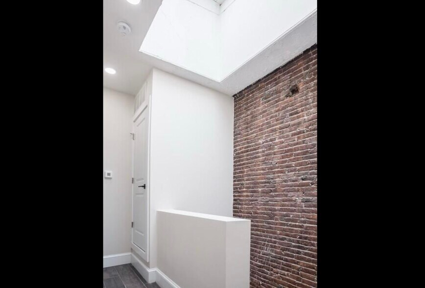 Building Photo - 604 Massachusetts Ave